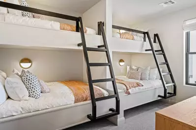 Twin/Full Bunk Bed