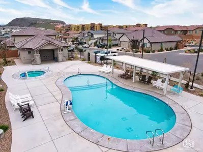 Ladera Community Pool and Hot Tub