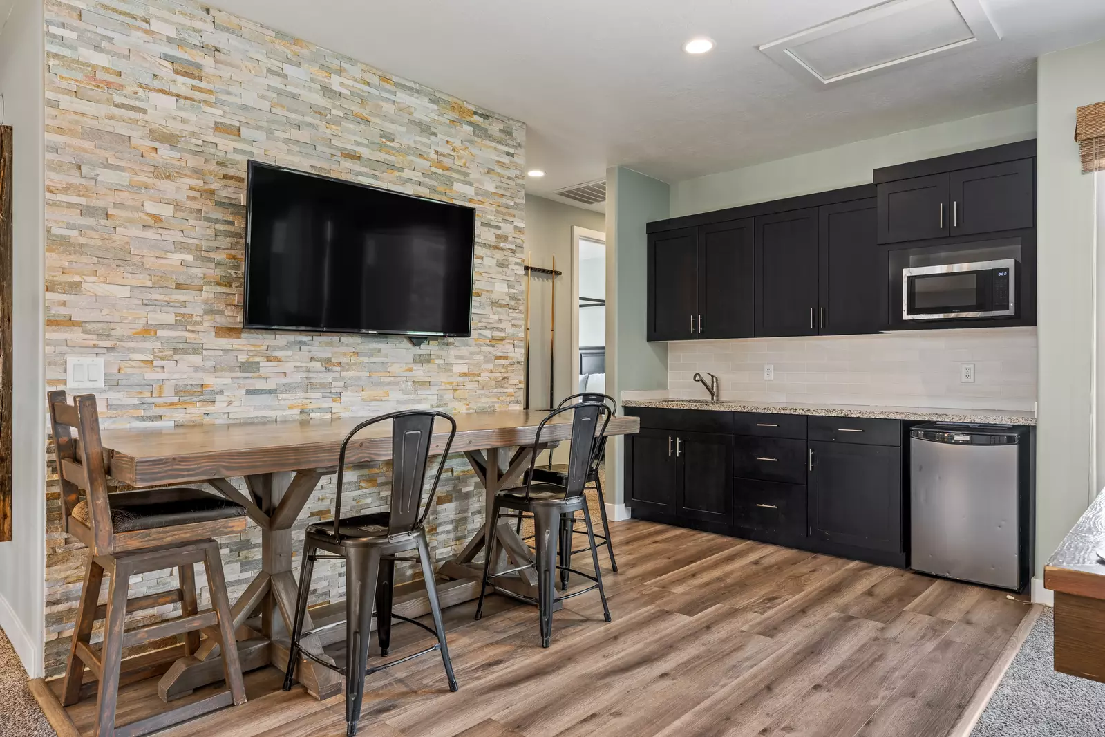 2nd Floor Kitchenette/Bar Area