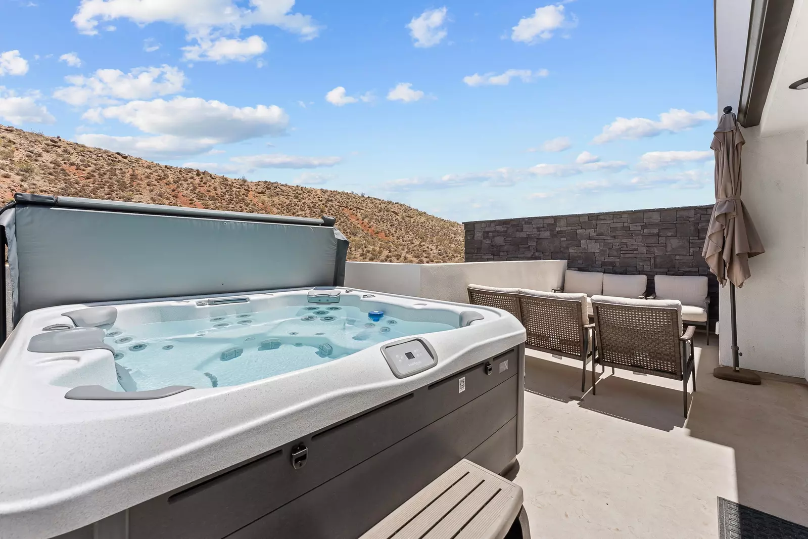 Private Hot Tub & Patio Seating