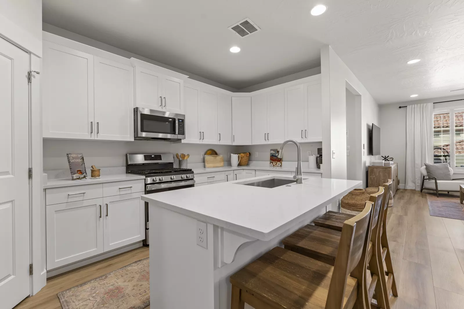 Kitchen Bar Area