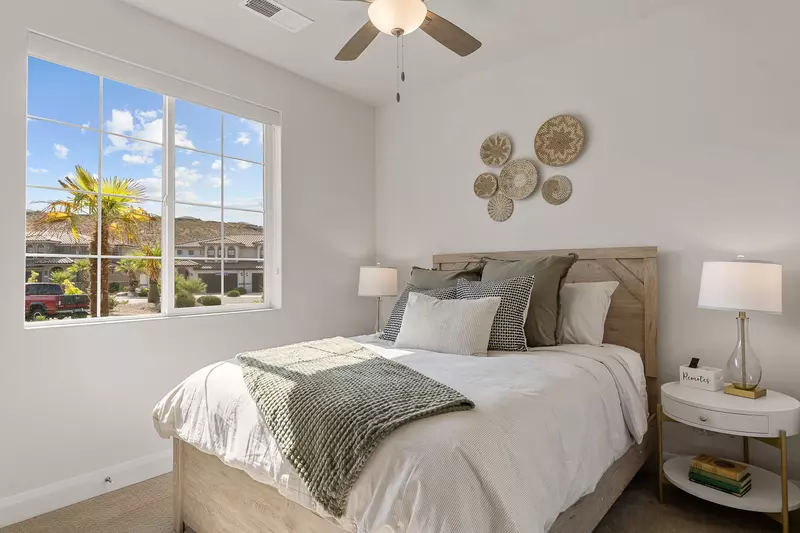 Queen Bedroom (with Attached Bath)