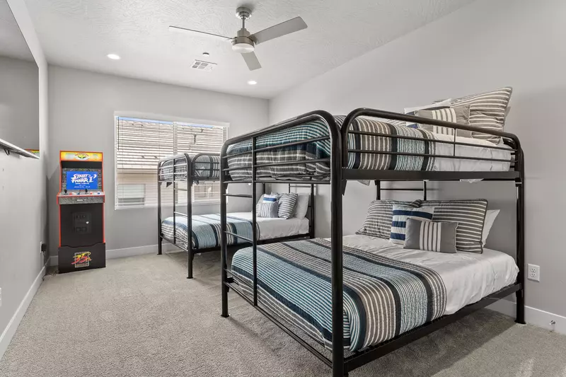 2 Double/Double Bunk Beds