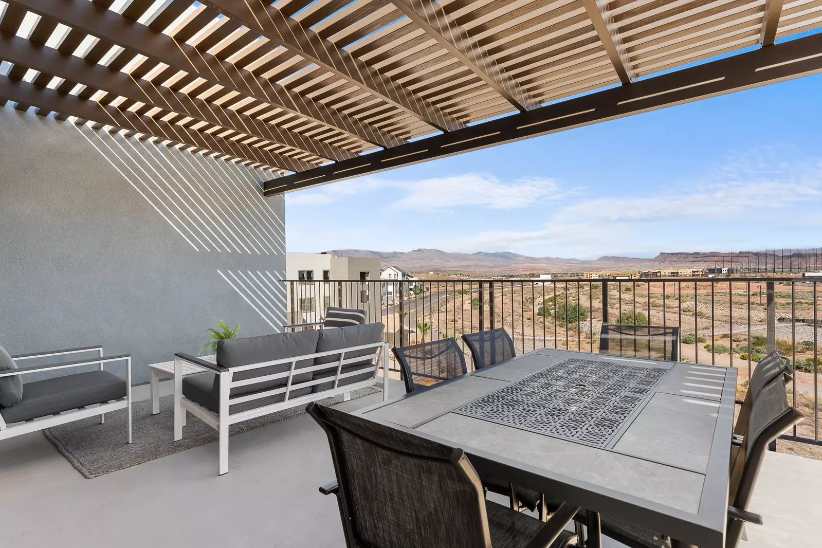 Patio Deck, Great Views, Seating and Table