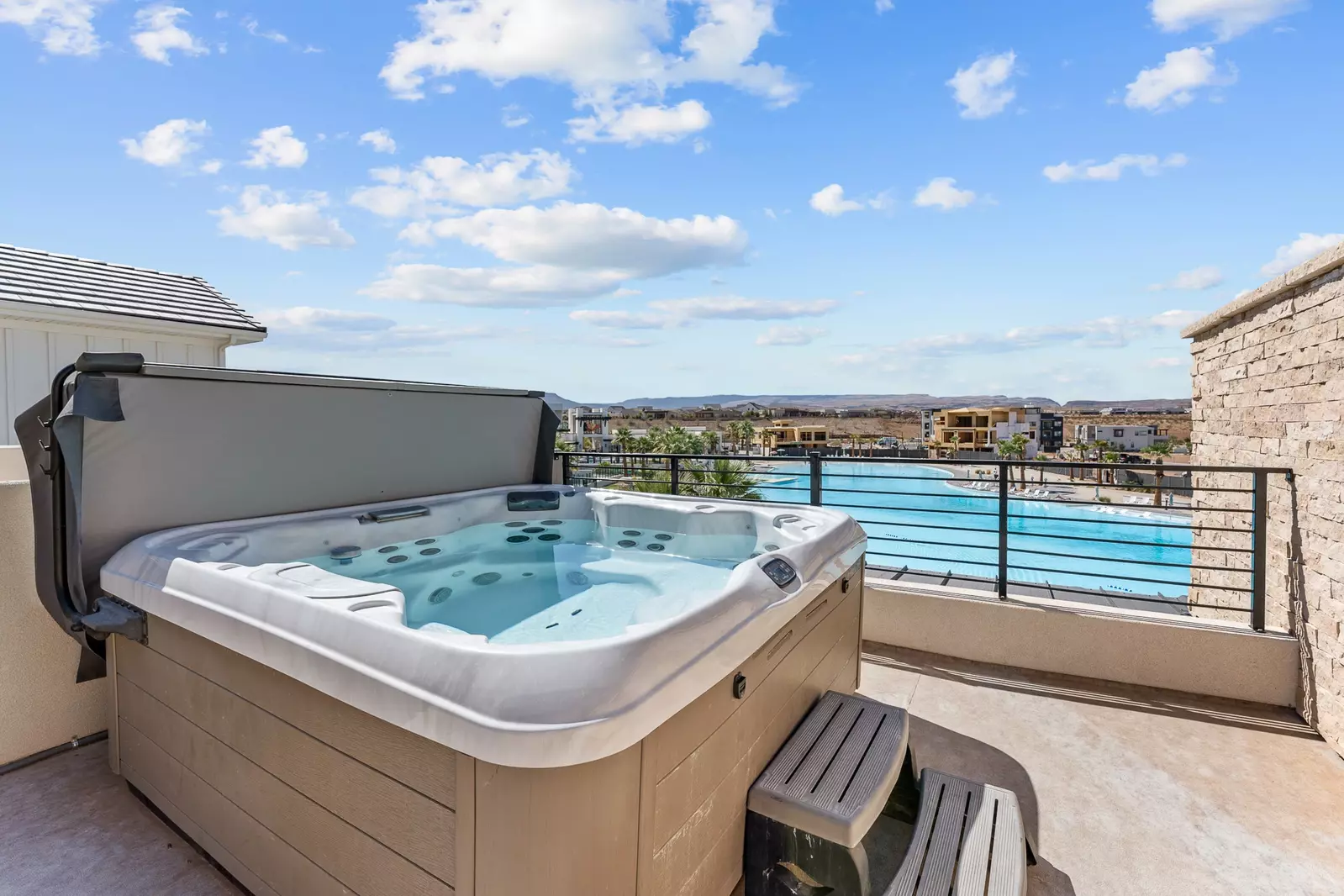 Private Rooftop Hot Tub