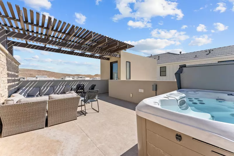 Private Rooftop Hot Tub