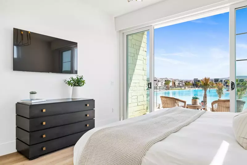 King Bedroom with Lagoon Views