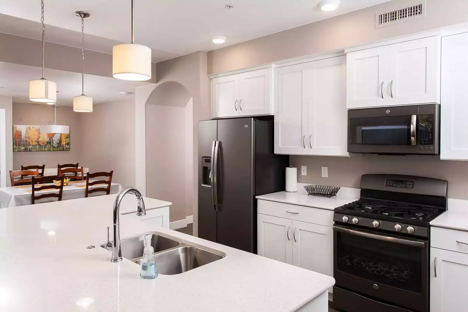 Kitchen Dining Area