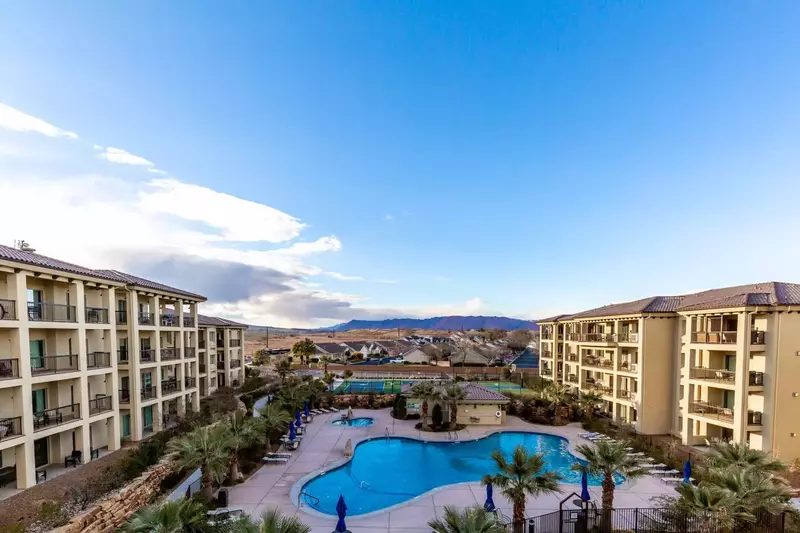 Community Pool and Hot Tub