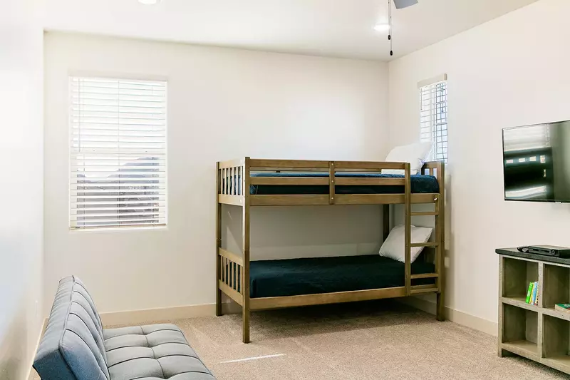 2 Twin/Twin and 1 Futon Bunk Room