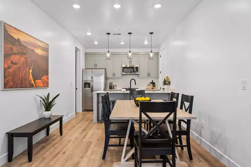 Kitchen / Dining Area