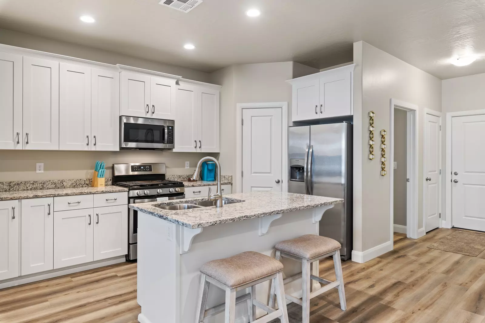 Kitchen Area with Bar Seating for 2