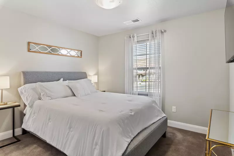 Bedroom 2 with Queen Bed Upstairs