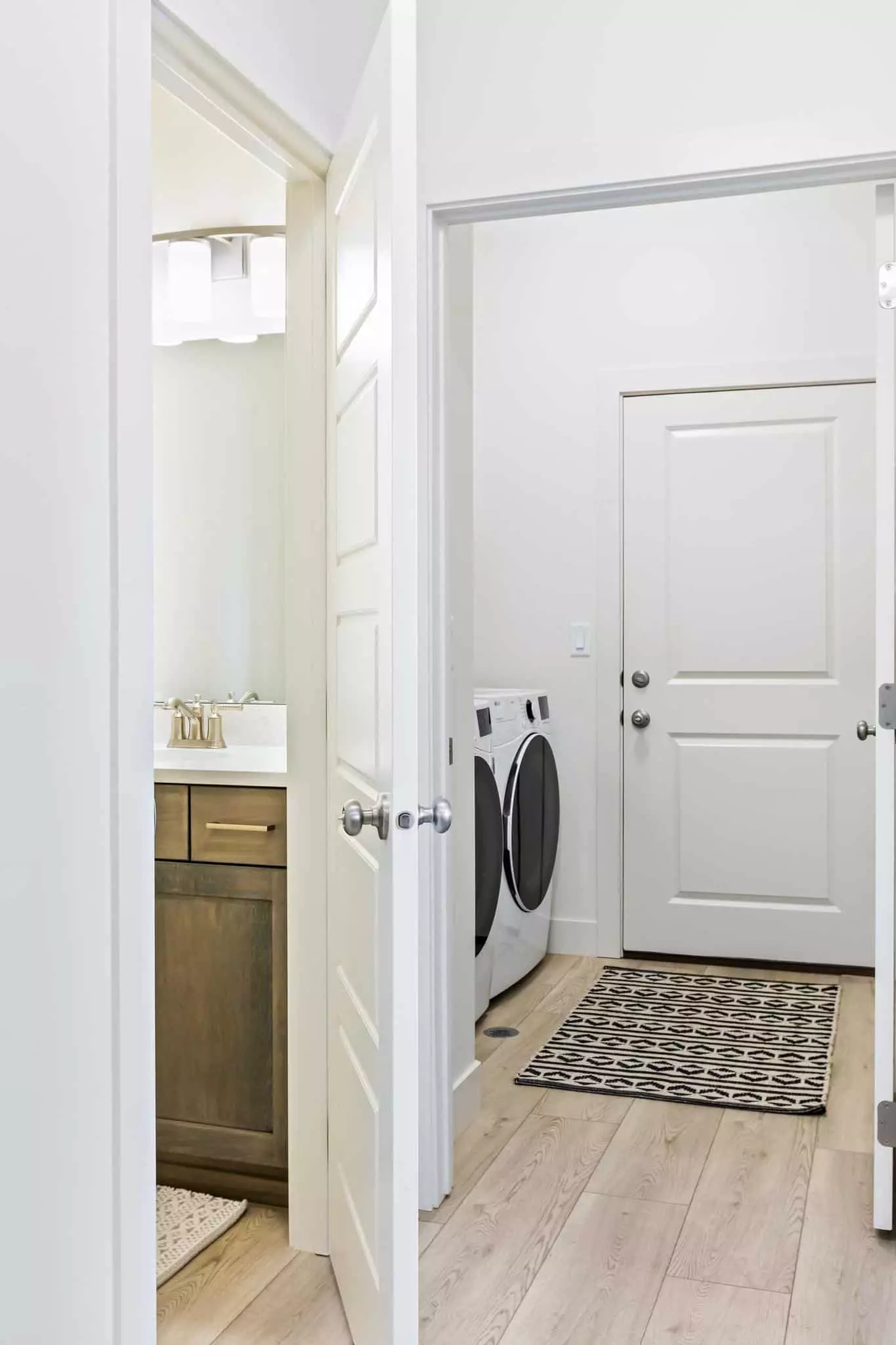 Detached Bathroom / Laundry Room