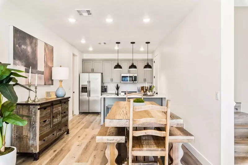 Dining / Kitchen Area