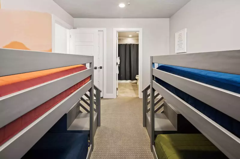 2 Twin/Twin Bunk Beds