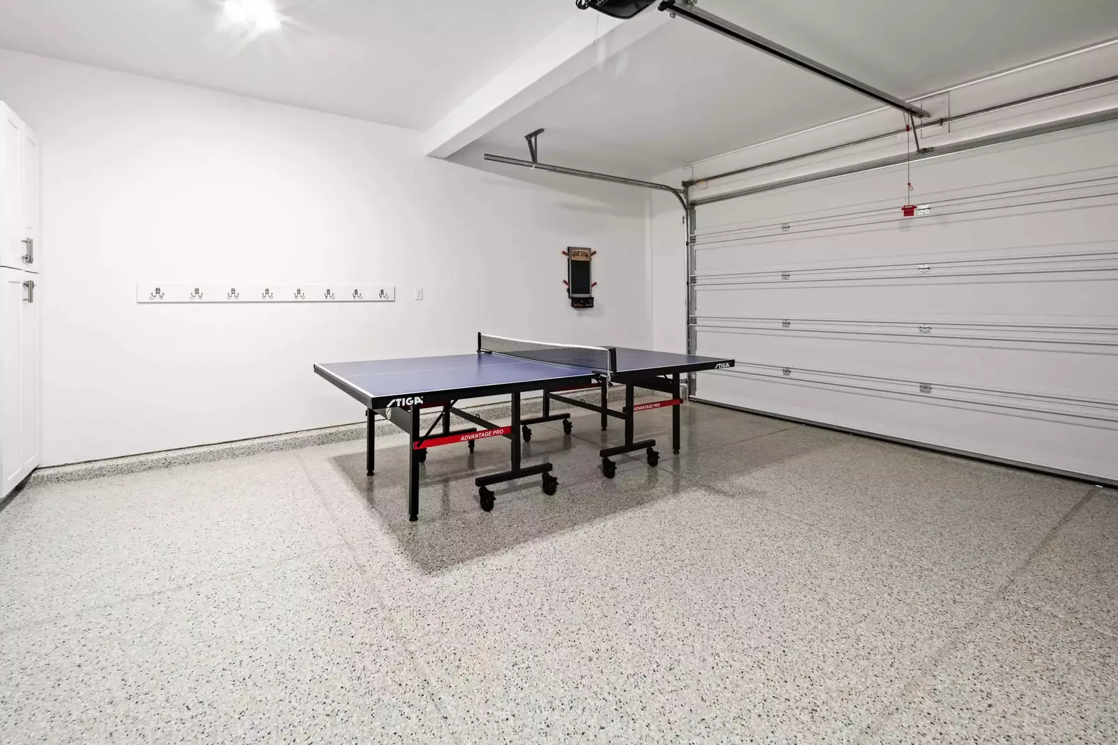 Ping Pong Table / Garage