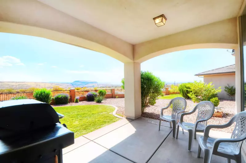 Covered Patio with BBQ Grill