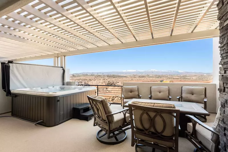 Private Hot Tub and Outdoor Seating