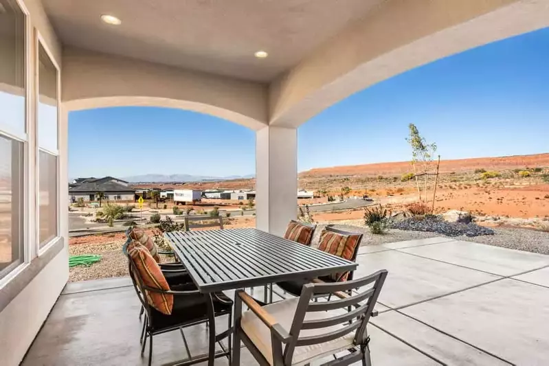 Covered Patio with Outdoor Dining