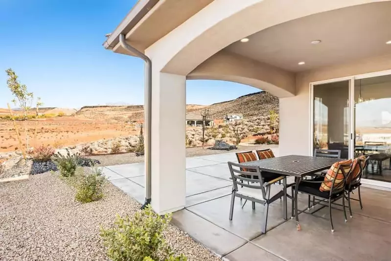 Covered Patio with Outdoor Dining