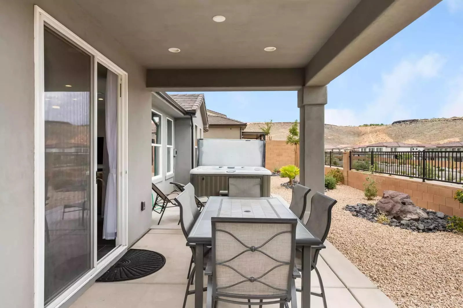 Outdoor Dining Area and Private Hot Tub