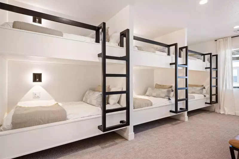 3T/T (M) Built in Bunks