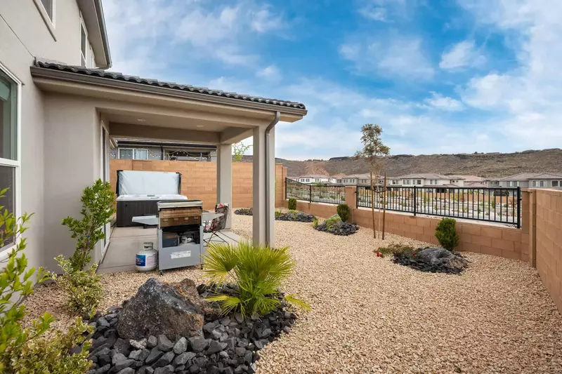 BBQ Grill and Private Hot Tub