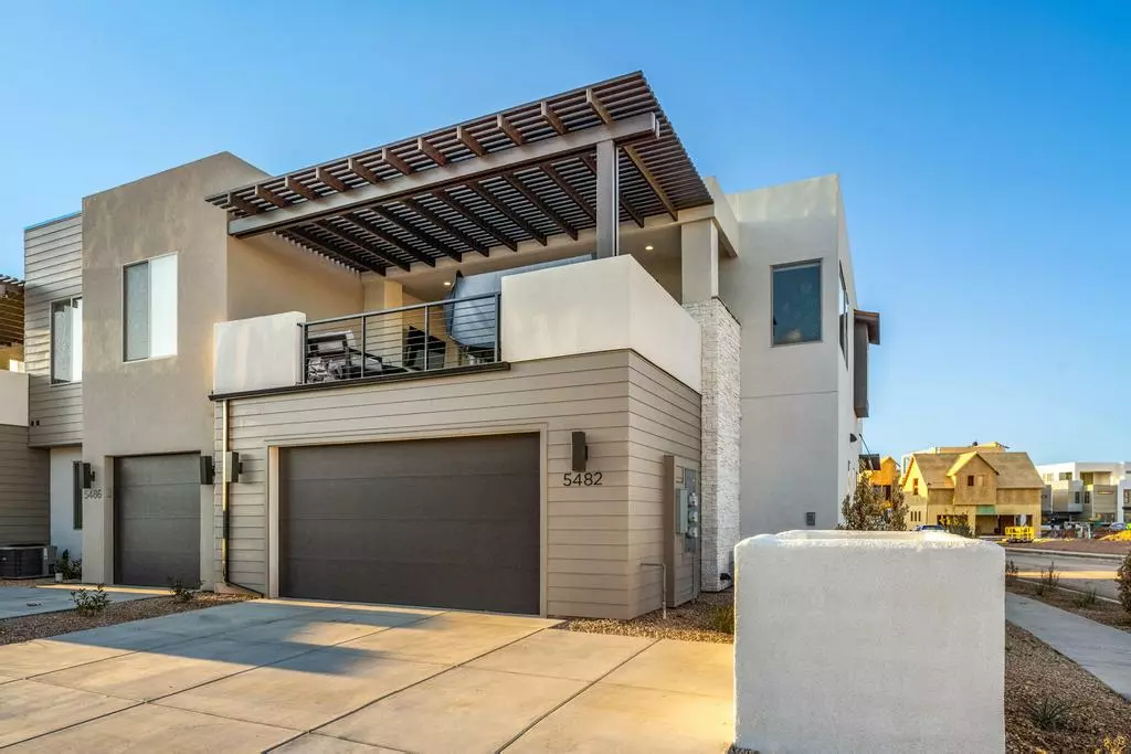 Exterior Garage View