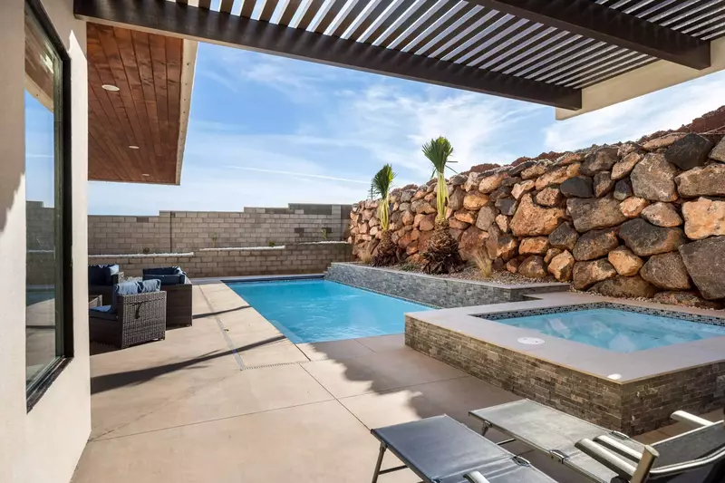 Private Pool and Hot Tub