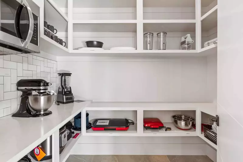 Fully Equipped Kitchen Pantry