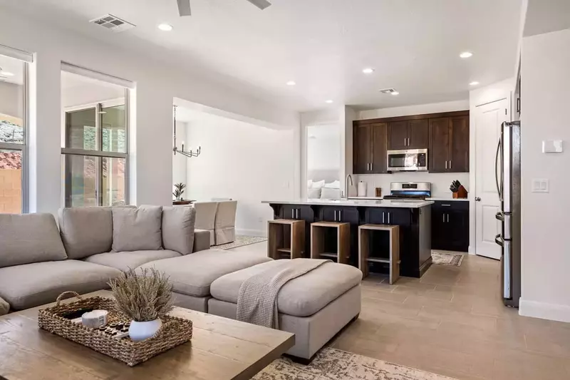 Living Room / Fully Equipped Kitchen