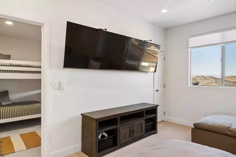 Loft Double TVs