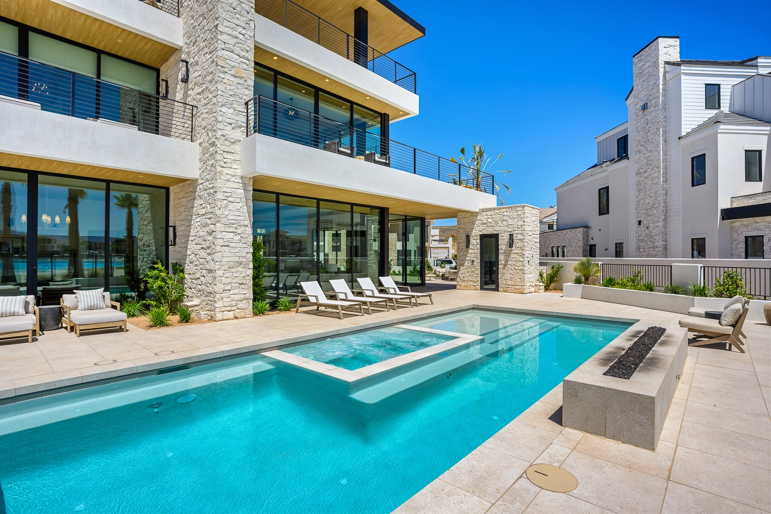 Private Pool & Hot Tub