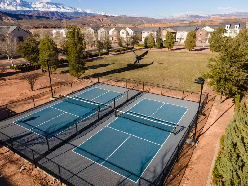 Community Pickleball Courts