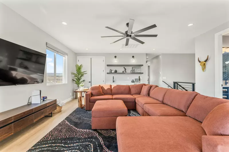 Upstairs Loft with Kitchenette