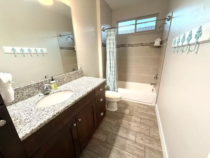 Unit 2 Full Bathroom