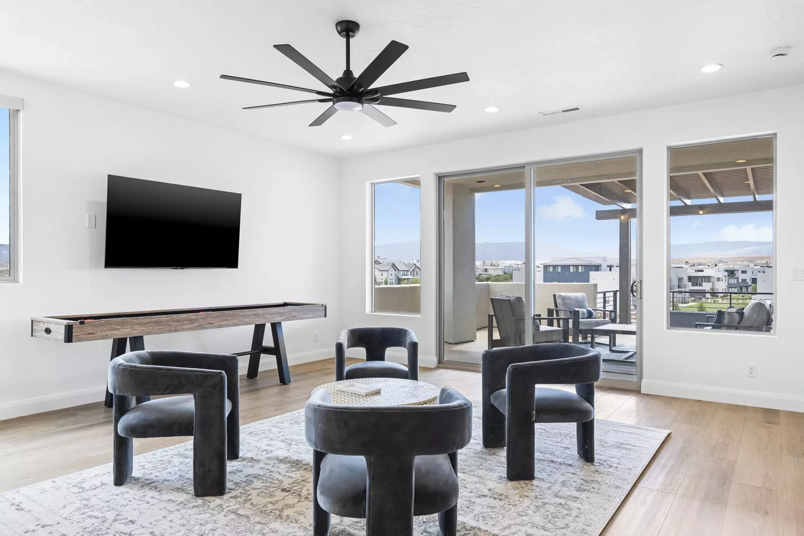 3rd Floor Loft / Shuffleboard