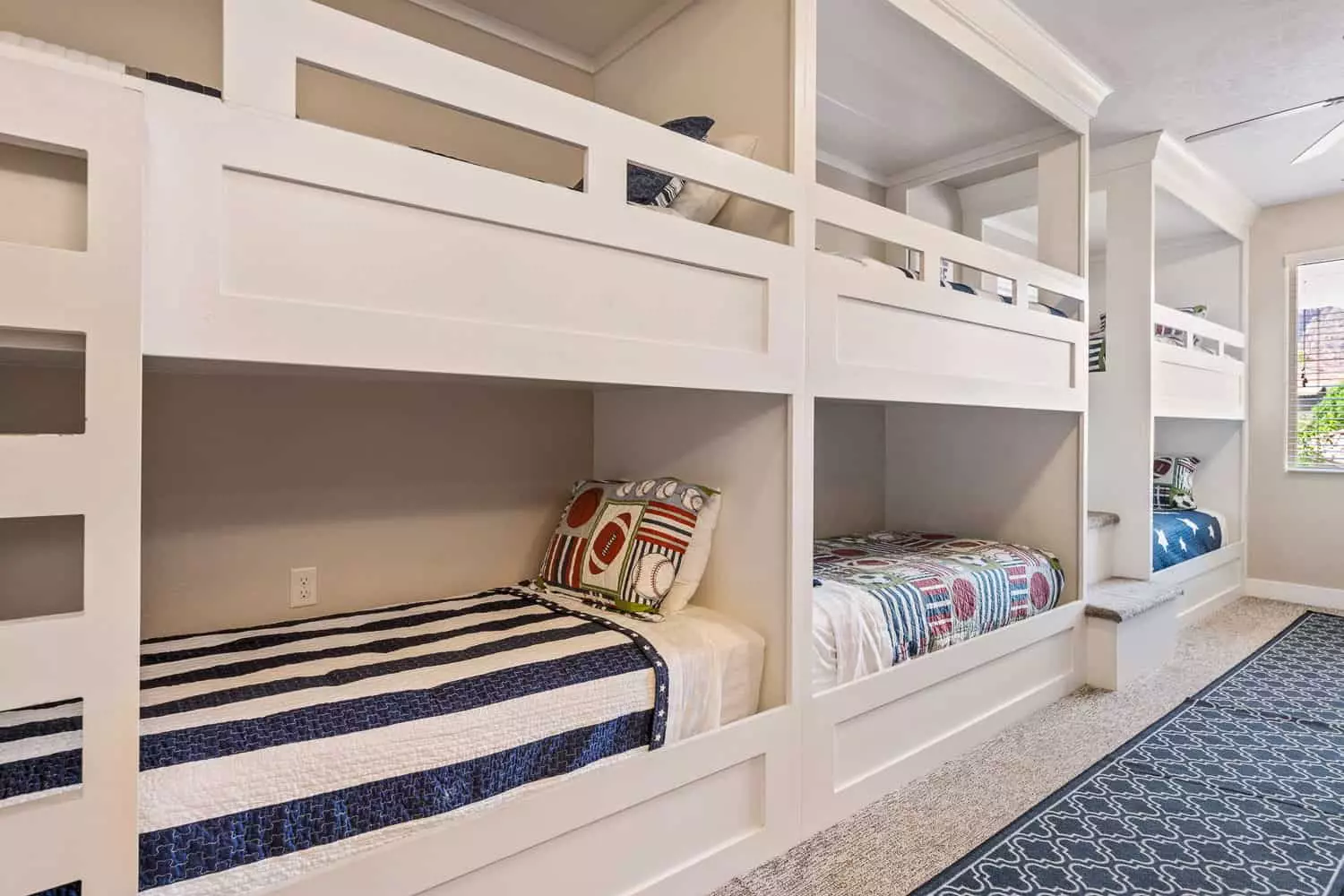 3 Twin/Twin Bunk Room