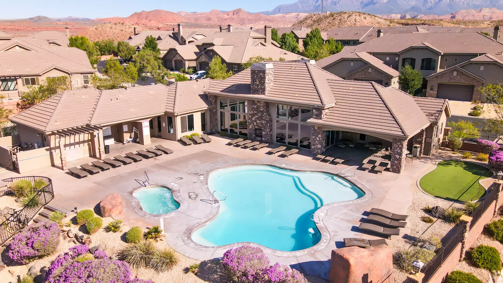 Clubhouse, Pool, and Hot Tub