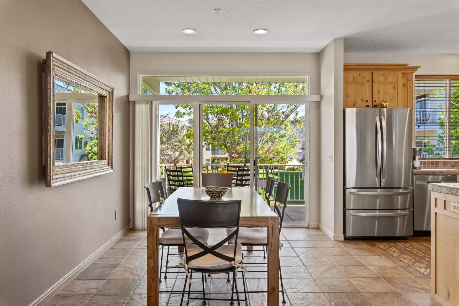 Kitchen & Dining Area