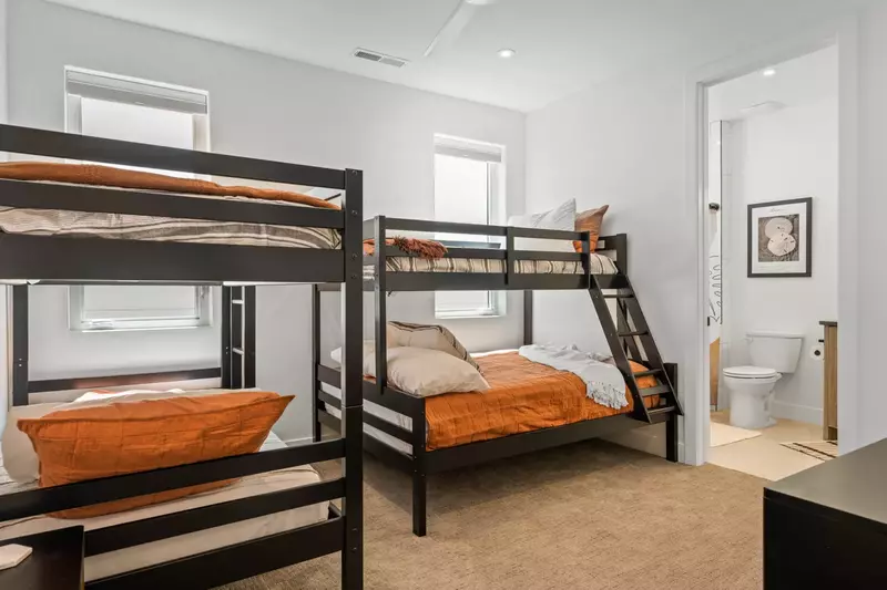 Twin/Full & Twin/Twin Bunk Beds/Attached Bath