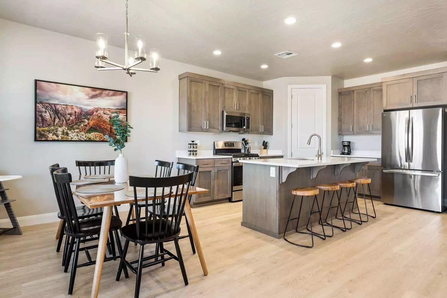 Fully Equipped Kitchen and Dining Area