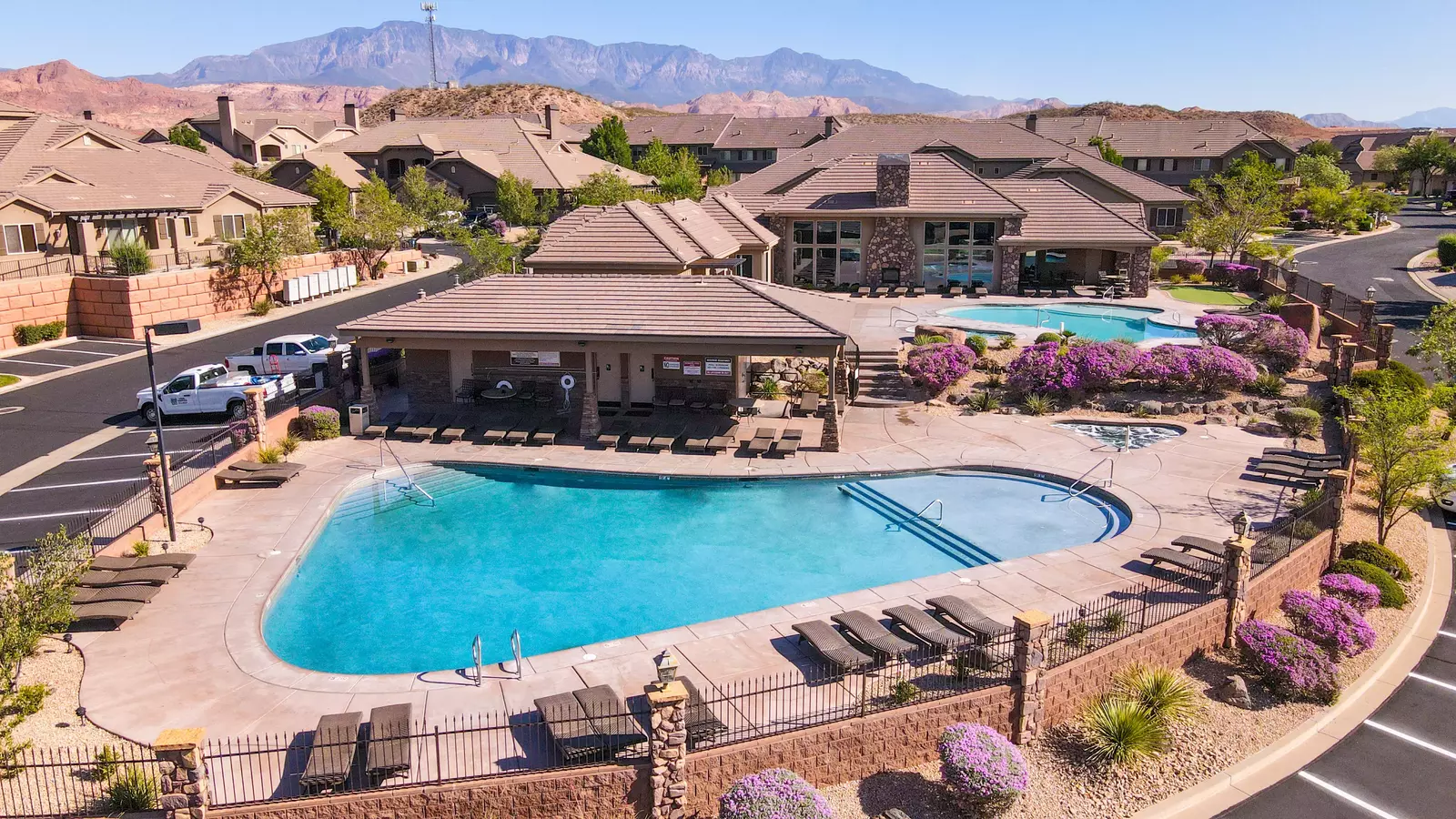 Clubhouse, Pool, and Hot Tub