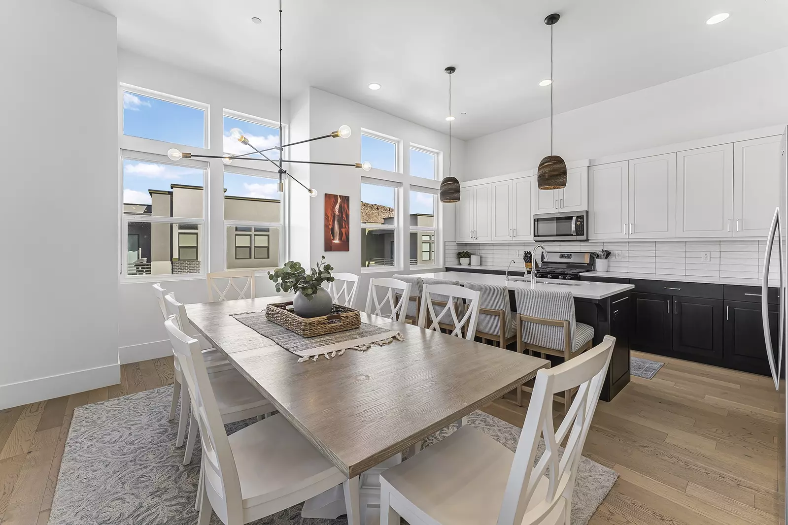 Fully Equipped Kitchen and Dining Table