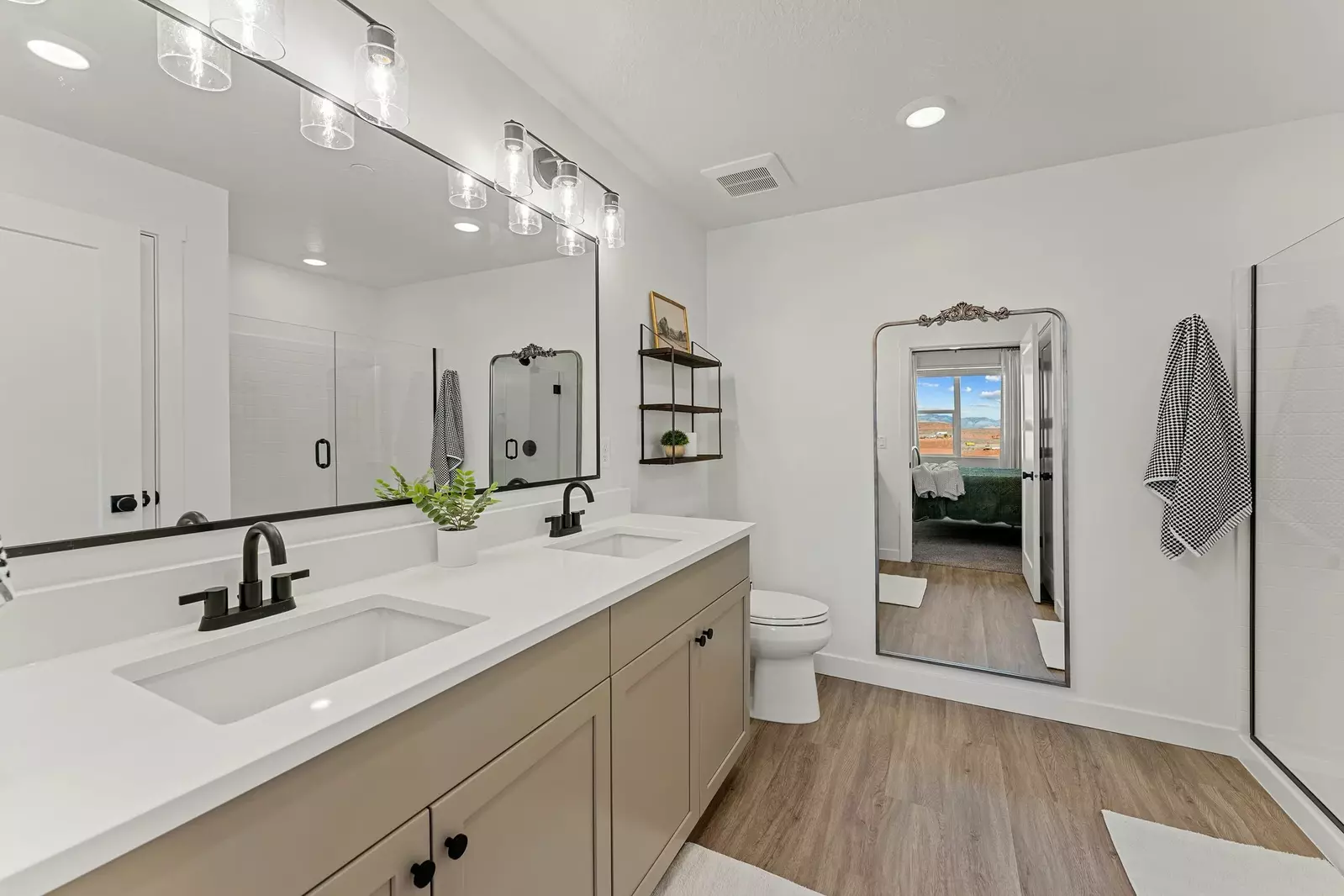 Bathroom Attached to King Bedroom