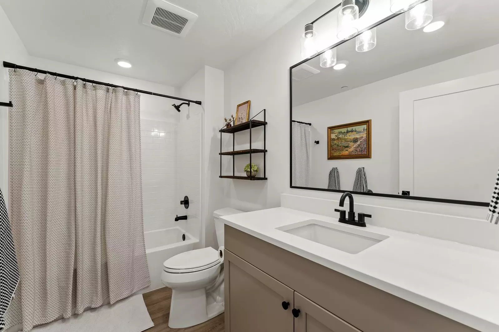 Bathroom with Tub