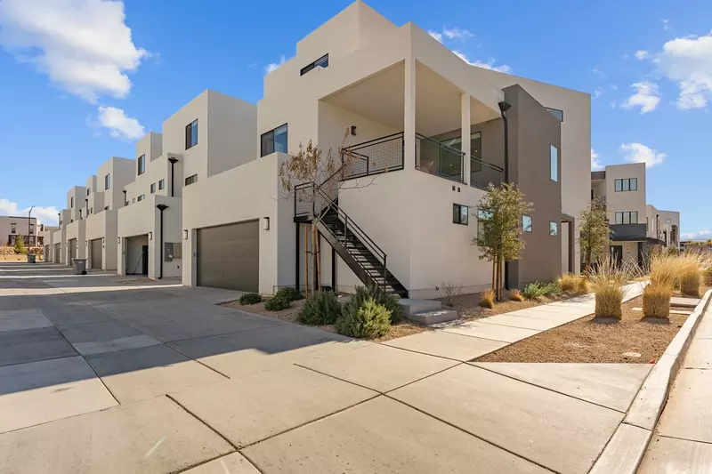 Casita Entrance - Use the Stairs or Through the unit