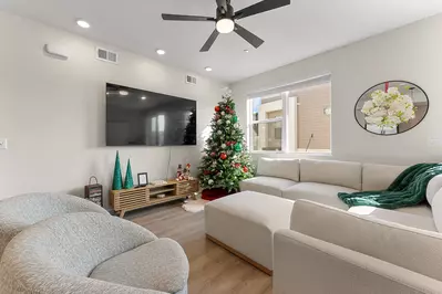 Lagoon Desert Retreat