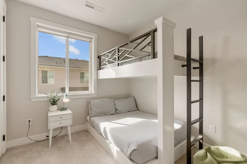 2 Twin/Full Bunk Room